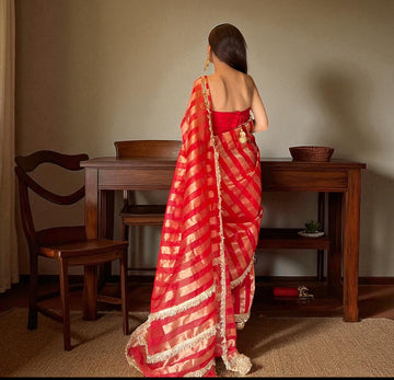 Surkh Bahaar saree