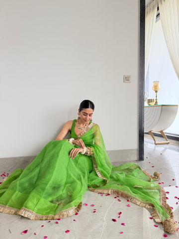 Laila - e - Husn saree ( Tota Hara  )